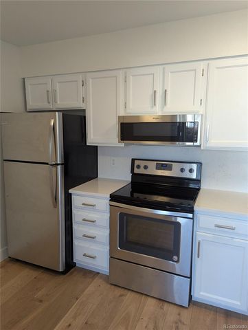 2439 S Xanadu Way B, Aurora, CO 80014