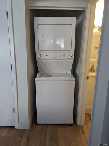 2439 S Xanadu Way B, Aurora, CO 80014