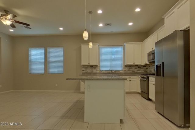 14989 W WILSHIRE Drive, Goodyear, AZ 85395