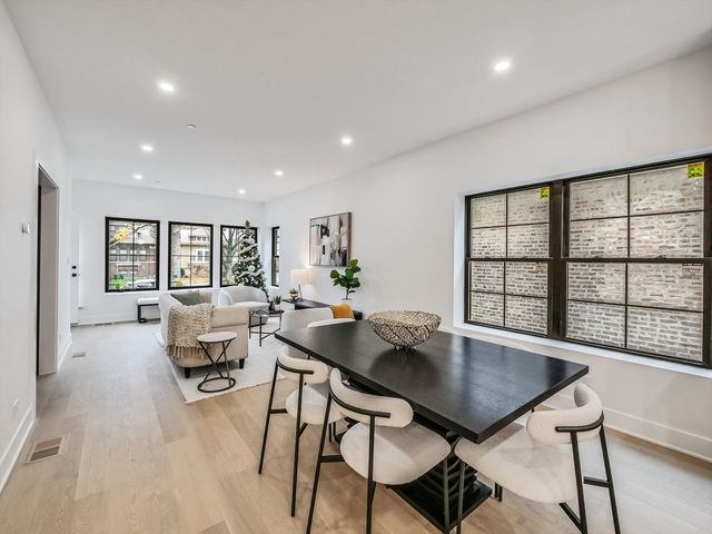 1215 N Taylor Avenue, Oak Park, IL 60302