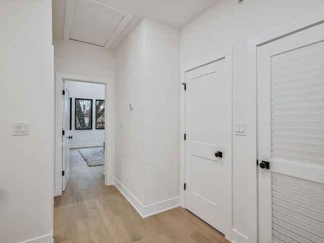 1215 N Taylor Avenue, Oak Park, IL 60302