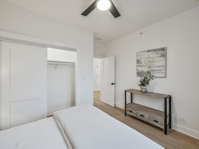 1215 N Taylor Avenue, Oak Park, IL 60302