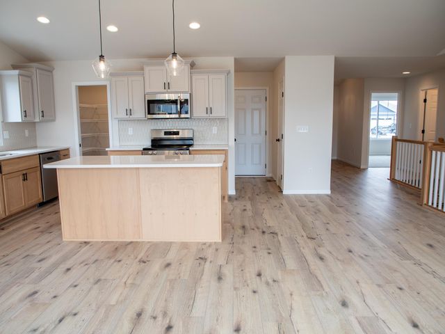 1474 66th Avenue S, Fargo, ND 58104