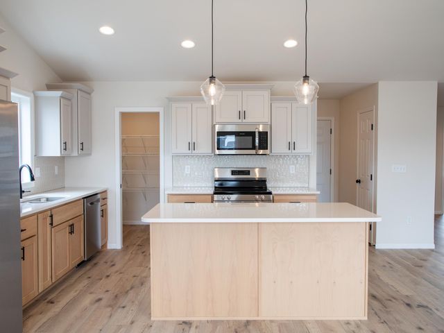 1474 66th Avenue S, Fargo, ND 58104