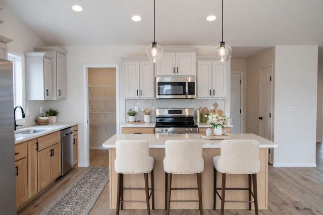 1474 66th Avenue S, Fargo, ND 58104