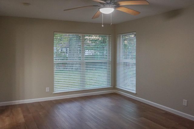 8521 Woodlyn Road, Houston, TX 77028