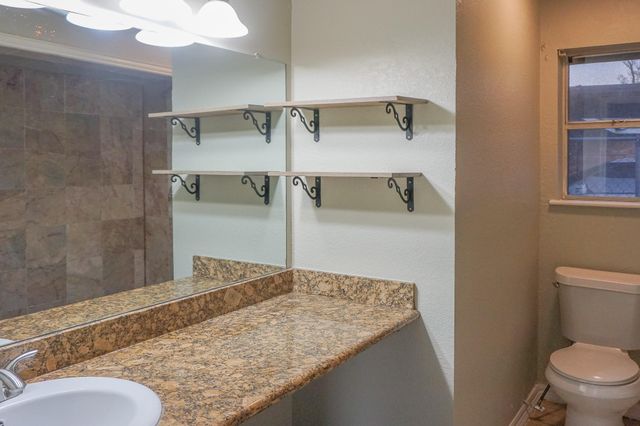 8521 Woodlyn Road, Houston, TX 77028