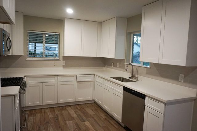 8521 Woodlyn Road, Houston, TX 77028