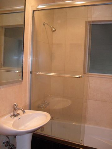 30 Park Drive 15, Bal Harbour, FL 33154