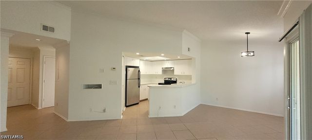 1390 Wildwood Lakes BLVD 8, Naples, FL 34104
