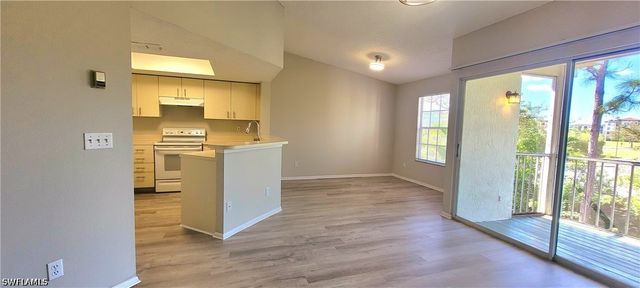 1390 Wildwood Lakes BLVD 8, Naples, FL 34104