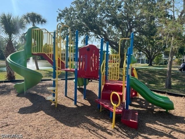 1390 Wildwood Lakes BLVD 8, Naples, FL 34104
