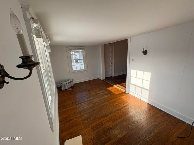 1756 Eastern Parkway, Schenectady, NY 12309