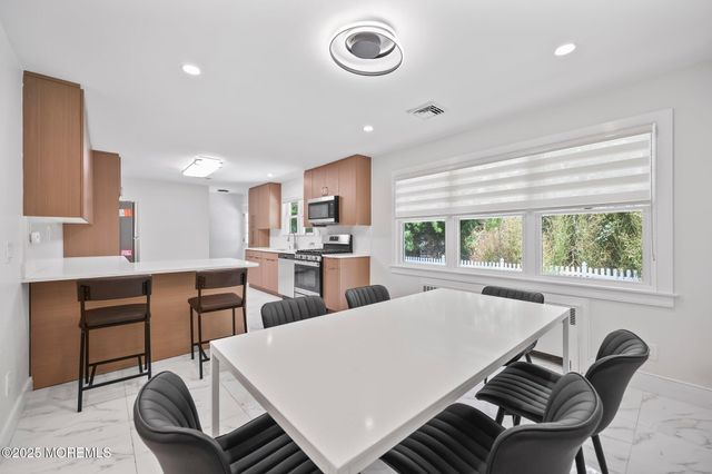 2025 Lesser Parkway, Oakhurst, NJ 07755