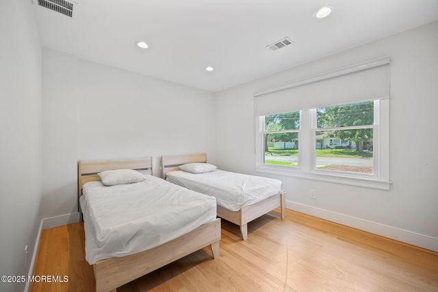 2025 Lesser Parkway, Oakhurst, NJ 07755