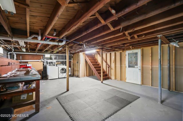 2025 Lesser Parkway, Oakhurst, NJ 07755