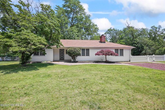 2025 Lesser Parkway, Oakhurst, NJ 07755