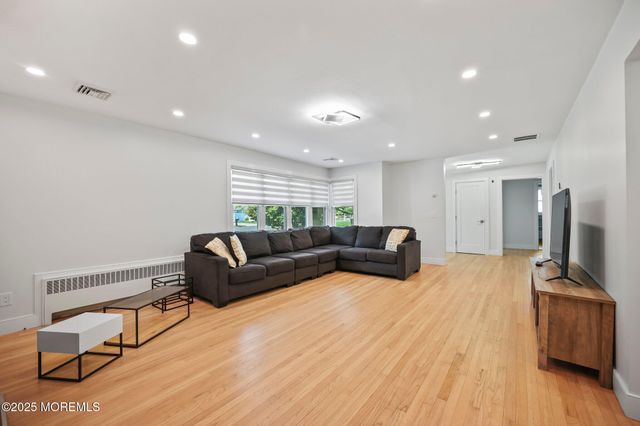 2025 Lesser Parkway, Oakhurst, NJ 07755