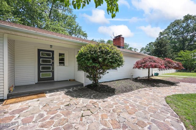 2025 Lesser Parkway, Oakhurst, NJ 07755