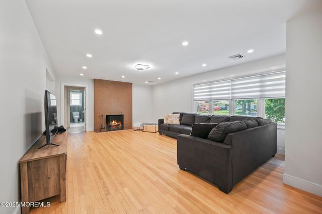 2025 Lesser Parkway, Oakhurst, NJ 07755