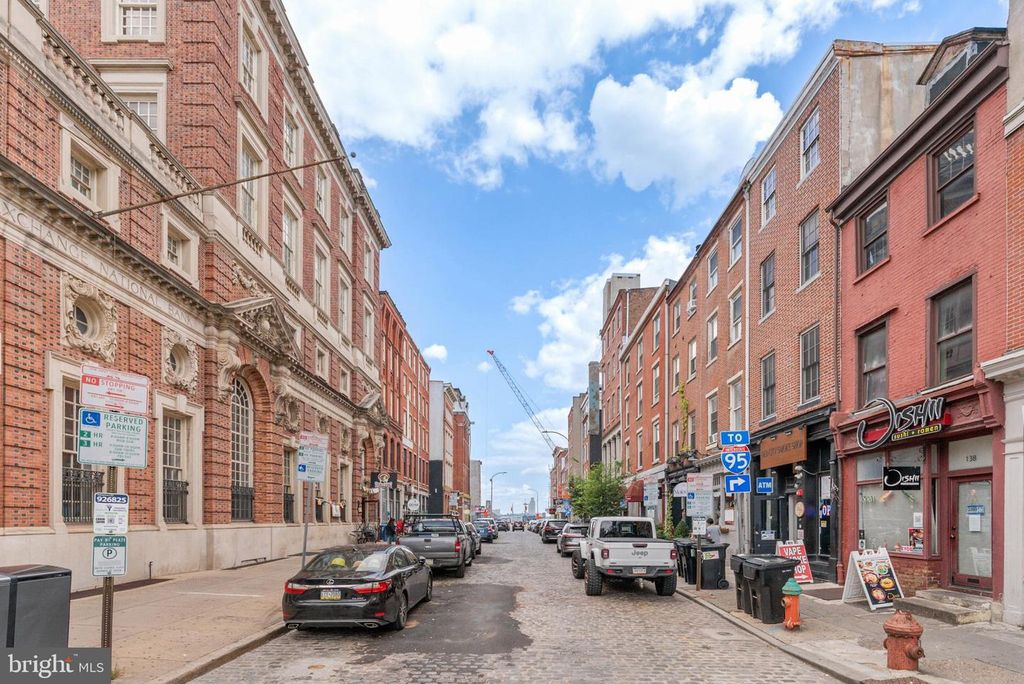 105 S 2ND ST, Philadelphia, PA 19106