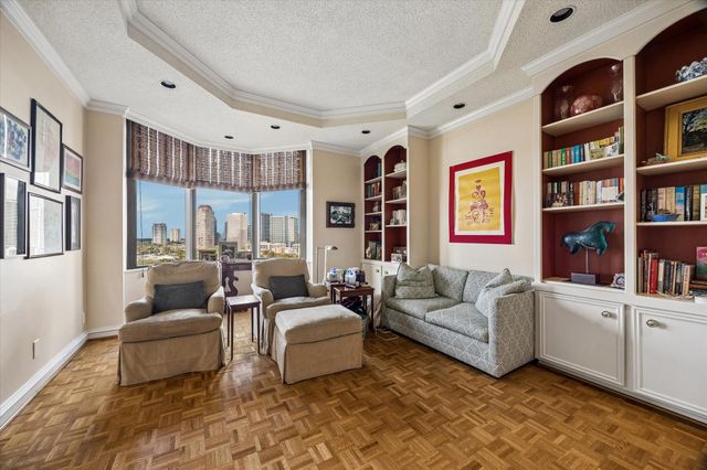 5555 Del Monte Drive 1305, Houston, TX 77056