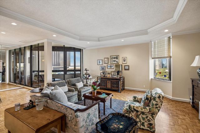 5555 Del Monte Drive 1305, Houston, TX 77056