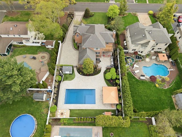 6 Sunhill Road, Nesconset, NY 11767