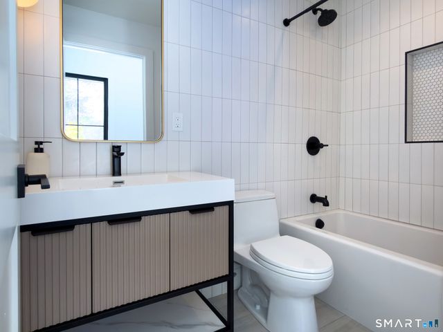 45 Chalybes Road, Roxbury, CT 06783