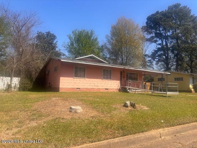 2206 Margaret W Alexander Drive, Jackson, MS 39213