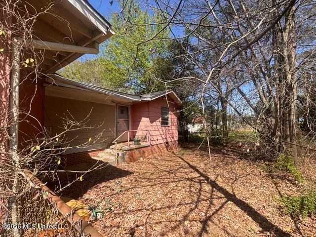 2206 Margaret W Alexander Drive, Jackson, MS 39213