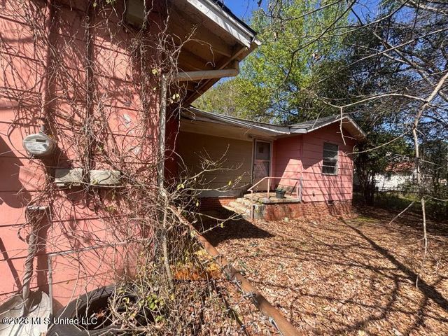 2206 Margaret W Alexander Drive, Jackson, MS 39213