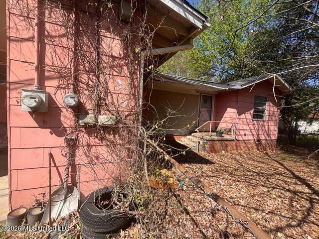 2206 Margaret W Alexander Drive, Jackson, MS 39213