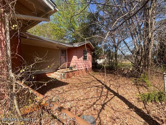 2206 Margaret W Alexander Drive, Jackson, MS 39213