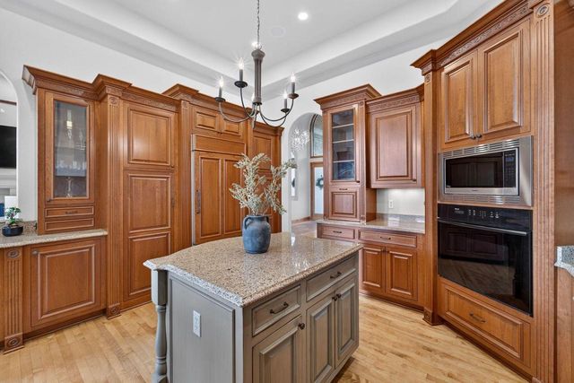 W213N5230 Golfview DRIVE, Menomonee Falls, WI 53051