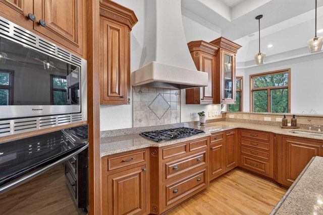 W213N5230 Golfview DRIVE, Menomonee Falls, WI 53051