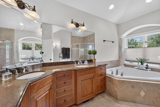 W213N5230 Golfview DRIVE, Menomonee Falls, WI 53051