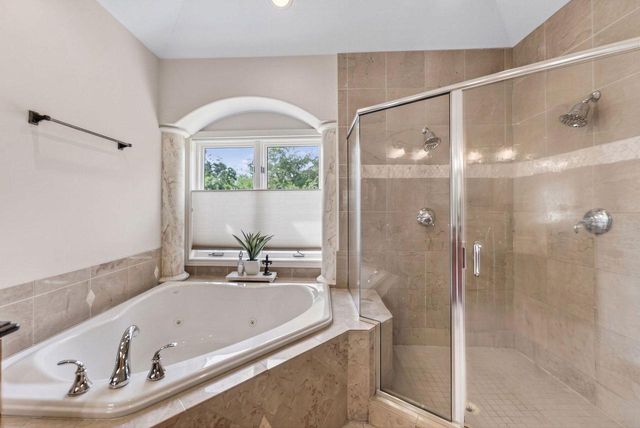 W213N5230 Golfview DRIVE, Menomonee Falls, WI 53051