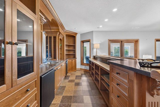 W213N5230 Golfview DRIVE, Menomonee Falls, WI 53051