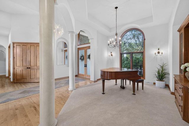 W213N5230 Golfview DRIVE, Menomonee Falls, WI 53051