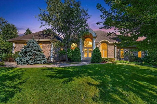 W213N5230 Golfview DRIVE, Menomonee Falls, WI 53051