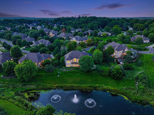 W213N5230 Golfview DRIVE, Menomonee Falls, WI 53051