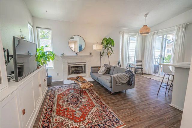 2402 Pleasant Way H, Thousand Oaks, CA 91362