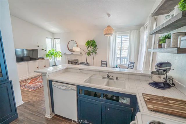 2402 Pleasant Way H, Thousand Oaks, CA 91362