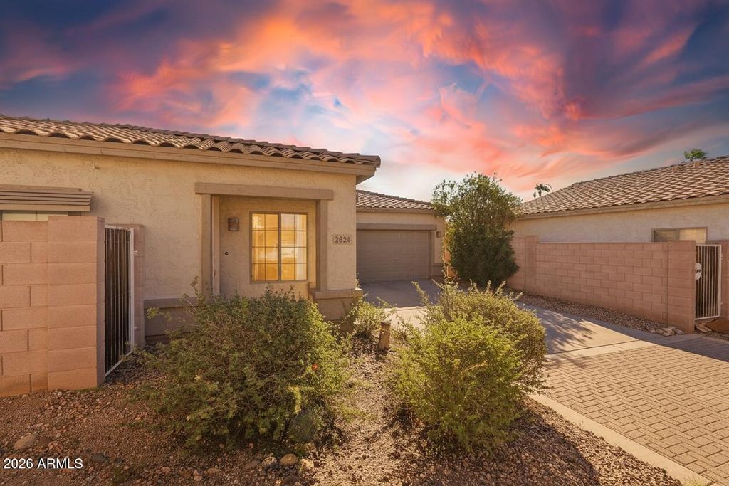 2624 E LA COSTA Drive, Chandler, AZ 85249 — photo 2