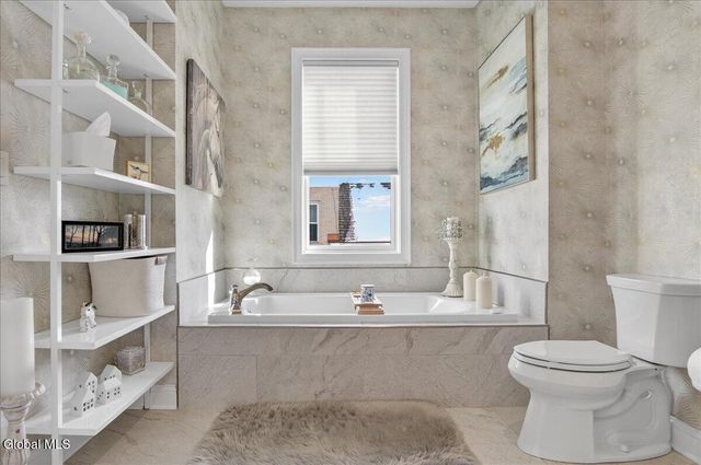 46 Union Avenue 205, Saratoga Springs, Inside, NY 12866