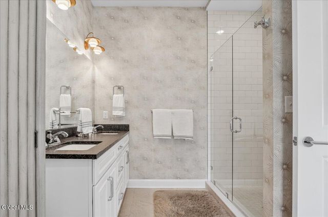 46 Union Avenue 205, Saratoga Springs, Inside, NY 12866