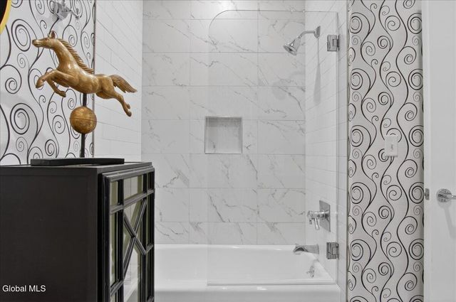 46 Union Avenue 205, Saratoga Springs, Inside, NY 12866