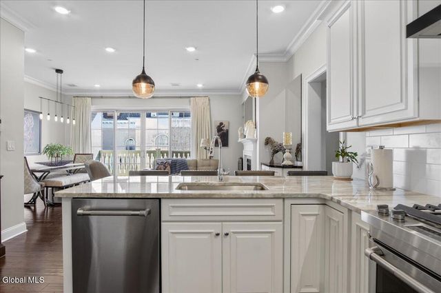 46 Union Avenue 205, Saratoga Springs, Inside, NY 12866