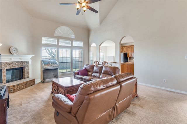 1740 Bramble Creek Drive, Desoto, TX 75115